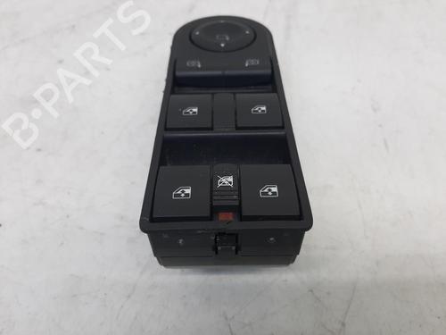 Used Switch VAUXHALL ASTRA Mk V (H) (A04) 1.6 (L48) (115 hp) 26863730