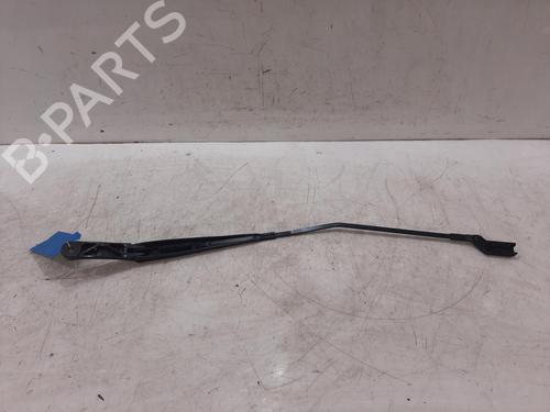 Used Front windshield wiper arm Front windshield wiper arm 37484868 37484868