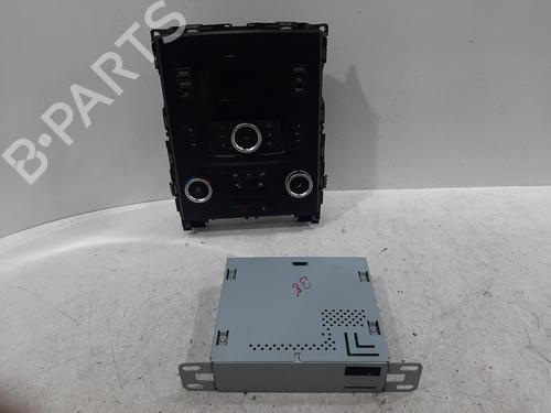 Bilradio RENAULT MEGANE IV Hatchback (B9A/M/N_) 1.2 TCe 130 (B9MR) (130 hp) 26778854