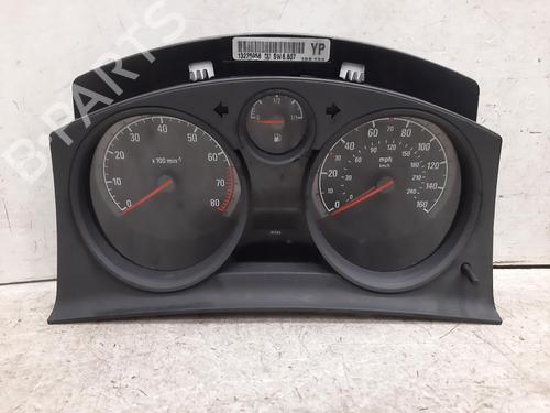 Used Instrument cluster VAUXHALL ZAFIRA Mk II (B) (A05) 1.6 (105 hp) 26861109