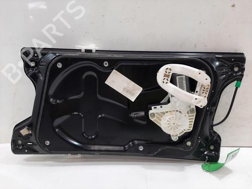 Vindusheismekanisme venstre foran LAND ROVER DISCOVERY IV (L319) 3.0 SDV6 4x4 (256 hp) 29603288