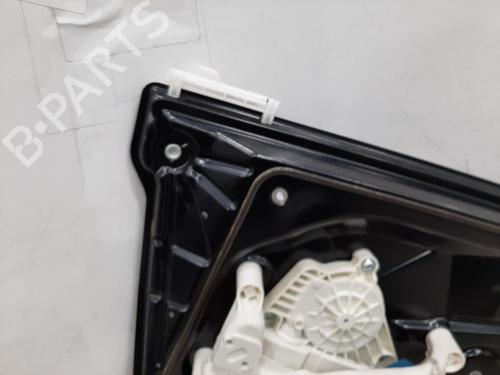 Rear left window mechanism LAND ROVER DISCOVERY IV (L319) 3.0 SDV6 4x4 | BP26826043C24 
