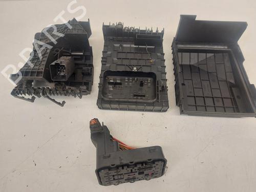 Fuse box VW GOLF V (1K1) 1.9 TDI | BP26835425E1 