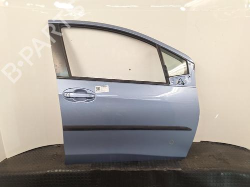 Used Right front door Right front door TOYOTA YARIS (_P13_) 1.3 (NSP130_, NSP130) (99 hp) 40455500 40455500