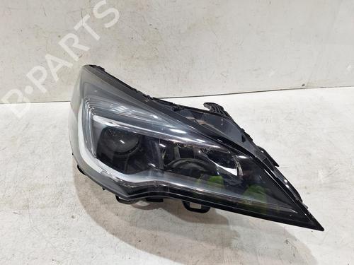 Used Right headlight VAUXHALL ASTRA Mk VII (K) Estate (B16) 1.6 CDTi (110 hp) 31059651