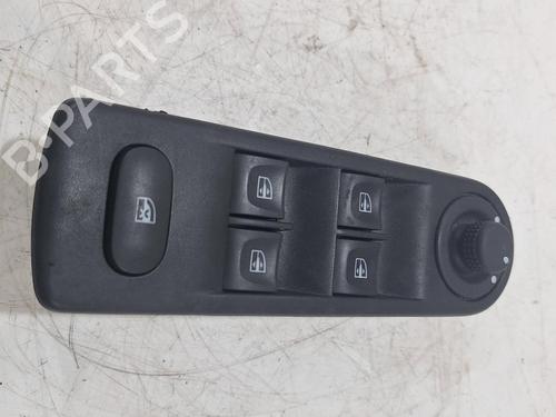 Used Switch RENAULT CAPTUR I (J5_, H5_) 1.5 dCi 90 (J5N4, J5M5, J5MW, J5M6, J5AL, J5AJ) (90 hp) 32214971