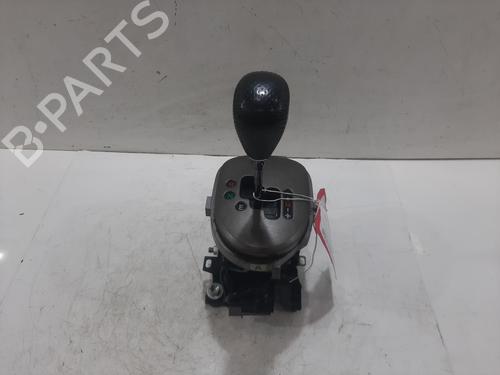 Używane Dźwignia zmiany biegów TOYOTA YARIS (_P9_) 1.33 VVT-i (NSP90_, NSP90R) (100 hp) 30560035