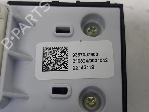 Right front window switch KIA CEED (CD) 1.5 T-GDI | BP26806528I26 - Image 4