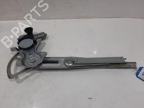 Rudehejsemekanisme Højre foran TOYOTA YARIS (_P13_) 1.3 (NSP130_, NSP130) (99 hp) 32325310