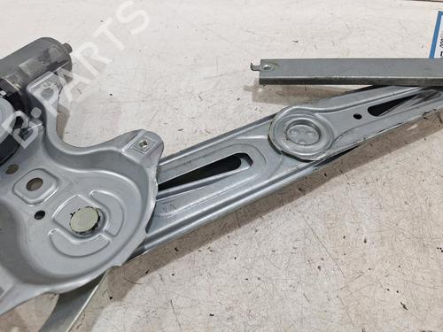 Front right window mechanism TOYOTA YARIS (_P13_) 1.4 D (NLP130_, NLP130) | BP32409961C23