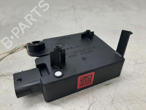 Used Control unit TESLA MODEL 3 (5YJ3) EV AWD (351 hp) 29266146