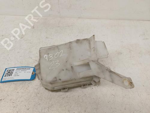 Used Fuse box NISSAN MICRA III (K12) 1.2 16V (80 hp) 26744470