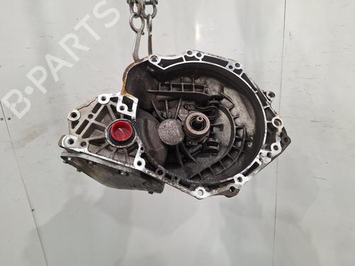 Gearkasse Gearkasse VAUXHALL CORSA Mk IV (E) (X15) 1.4 (90 hp) 37236384 37236384
