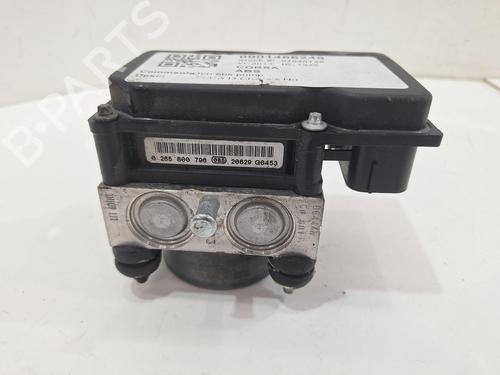 Used ABS pump VAUXHALL CORSA Mk III (D) (S07) 1.3 CDTI (L08) (75 hp) 27480924