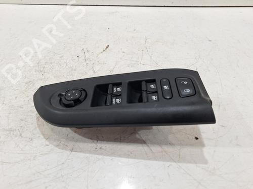 Used Switch FIAT 500X (334_) 1.6 D Multijet (334AXA1B, 334AXA11) (120 hp) 31769586