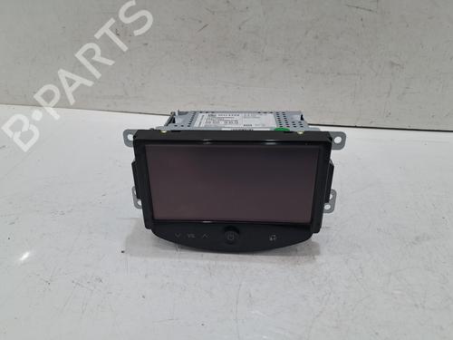 Used Radio VAUXHALL CORSA Mk IV (E) (X15) 1.4 (90 hp) 32528891