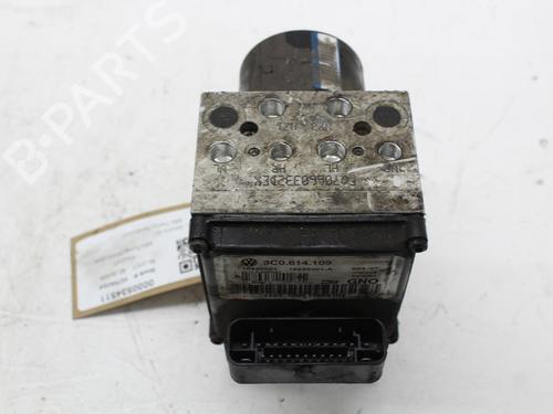 Used ABS pump VW PASSAT B6 Variant (3C5) 1.9 TDI (105 hp) 26871768