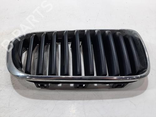 Used Grille BMW 1 (F21) 116 d (116 hp) 29988779