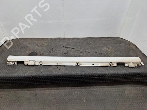 Used Right sideskirt Right sideskirt 39405593 39405593