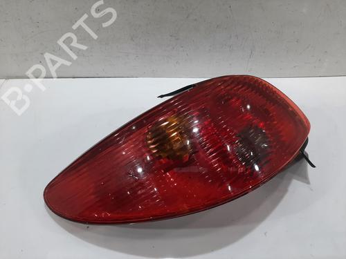 Used Right taillight PEUGEOT 206 Hatchback (2A/C) 1.1 i (60 hp) 31009537