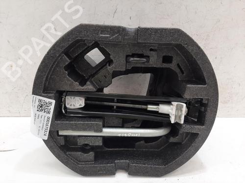 Used Jack Kit Jack Kit SKODA FABIA III (NJ3) 1.2 TSI (90 hp) 33467484 33467484