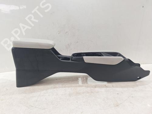 Used Middle console HONDA JAZZ V (GR_, GS_) 1.5 eHEV (GR3, GR6) (109 hp) 31032887