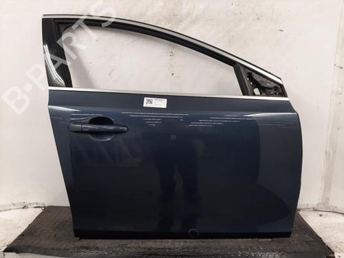 right-front-door-volvo-v40-hatchback-525-2012-2013-2014-2015-2016-2017-2018-2019-33125304 main image