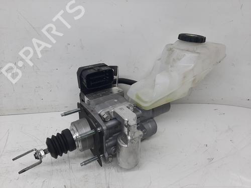 Used Brake master cylinder TOYOTA COROLLA Hatchback (_E21_, _EA1_, _EH1_) 1.8 Hybrid (ZWE211) (98 hp) 26806619