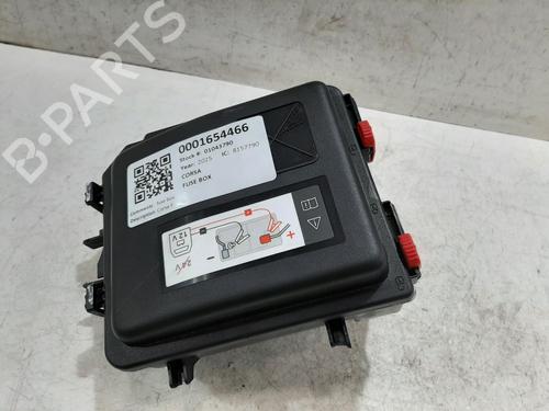 Fuse box VAUXHALL CORSA Mk V (F) 1.2 | BP32976644E1 - Image 1