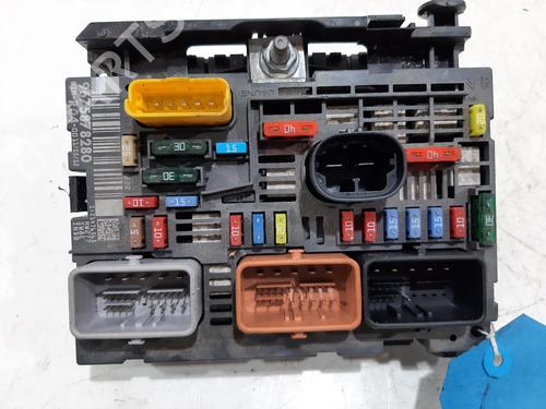 caixa-de-fusiveis-citroen-berlingo-multispace-b9-2008-35769121 main image