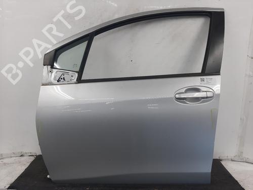 Used Left front door TOYOTA YARIS (_P13_) 1.5 Hybrid (NHP130_, NHP130) (101 hp) 32380228