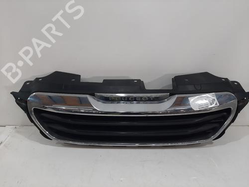 Used Grille Grille 36854900 36854900