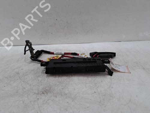 fuse-box-jaguar-i-pace-x590-2018-36938440 main image
