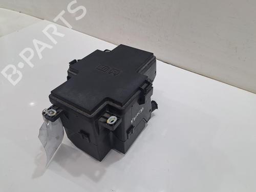 fuse-box-jaguar-i-pace-x590-2018-34733399 main image