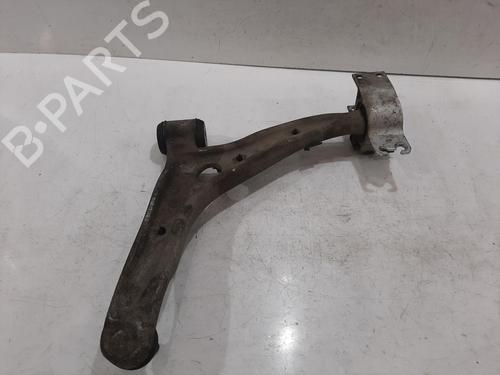 Used Right front suspension arm MERCEDES-BENZ A-CLASS (W176) A 180 (176.042) (122 hp) 30828836