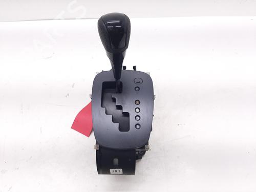 Schakelhendel TOYOTA YARIS (_P13_) 1.5 Hybrid (NHP130_) (101 hp) 31304947