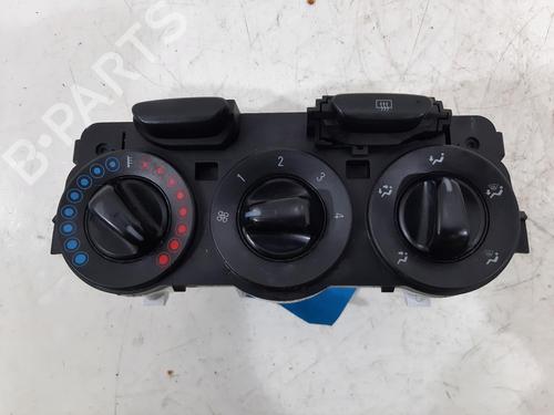 Used Climate control Climate control VAUXHALL CORSA Mk IV (E) (X15) 1.4 (75 hp) 35768921 35768921