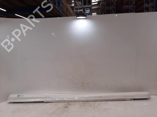 Used Left sideskirt Left sideskirt 37613862 37613862