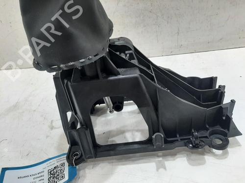 Gear lever RENAULT TWINGO III (BCM_, BCA_) 1.0 SCe 70 | BP32529131M90