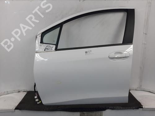 Used Left front door TOYOTA YARIS (_P13_) 1.5 Hybrid (NHP130_) (101 hp) 32089267