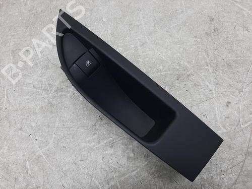 Højre bagtil elrude kontakt Højre bagtil elrude kontakt VAUXHALL ASTRA Mk VI (J) (P10) 1.6 CDTi (136 hp) 26755593 26755593