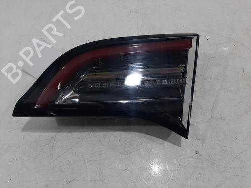 Used Right taillight Right taillight TESLA MODEL 3 (5YJ3) EV (261 hp) 34733743 34733743