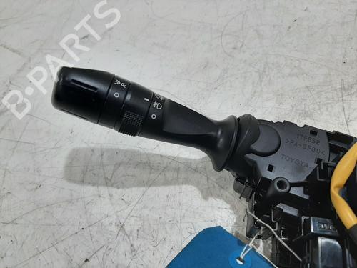 Switch TOYOTA AURIS (_E18_) 1.2 (NRE185_, NRE185R) | BP30517528I30 