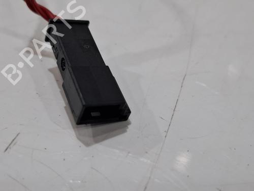 Left front window switch TESLA MODEL Y (5YJY) Long Range All-wheel Drive | BP39267141I27 - Image 4