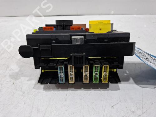 Used Fuse box Fuse box 38158425 38158425