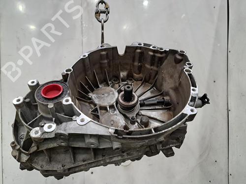 Used Gearbox VOLVO V60 I (155) D4 (181 hp) 26788432