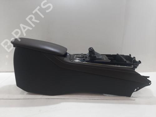 Used Middle console Middle console MAZDA CX-30 (DM) SKYACTIV-X M Hybrid (DMFP) (179 hp) 35985679 35985679