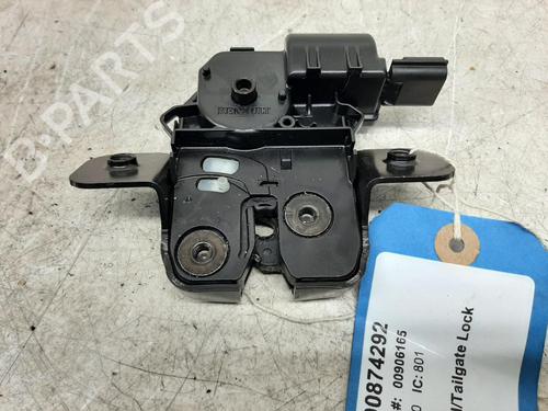 tailgate-lock-nissan-juke-f16_-2019-26868607 main image