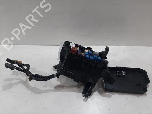 Used Fuse box Fuse box 39569907 39569907