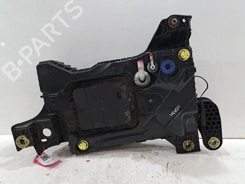 AdBlue-tank PEUGEOT 3008 II SUV (MC_, MR_, MJ_, M4_) 1.6 BlueHDi 120 (120 hp) 32144395